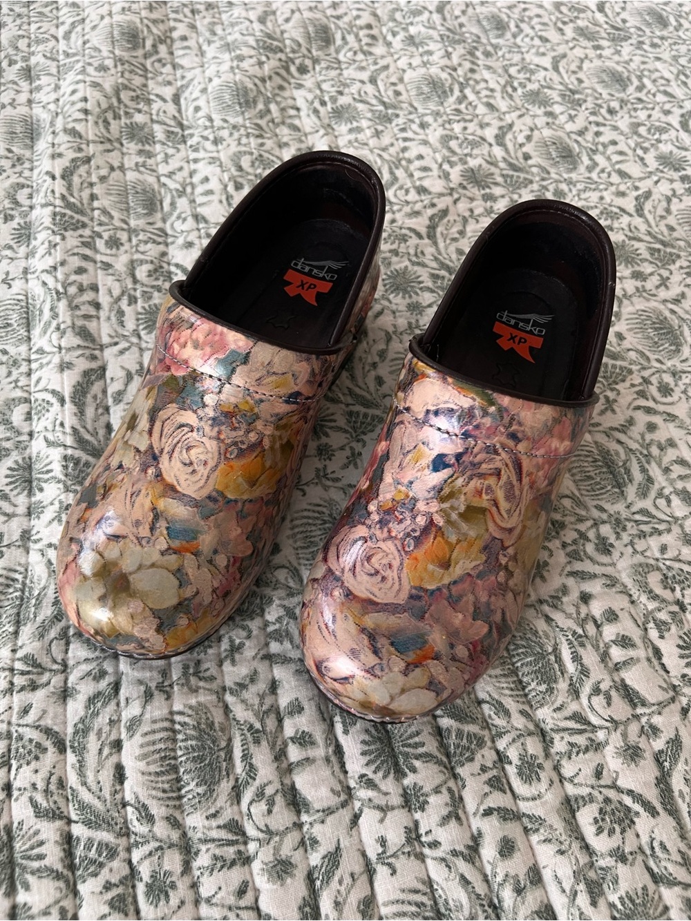 Dansko Pro XP Nursing Clogs Watercolor Floral Slip Resistant Size 39